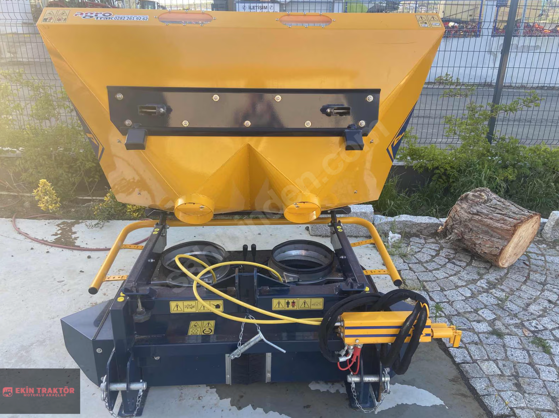 İtalyan Devi Agrimix Gübre Serpme Makinesi görüntü 3